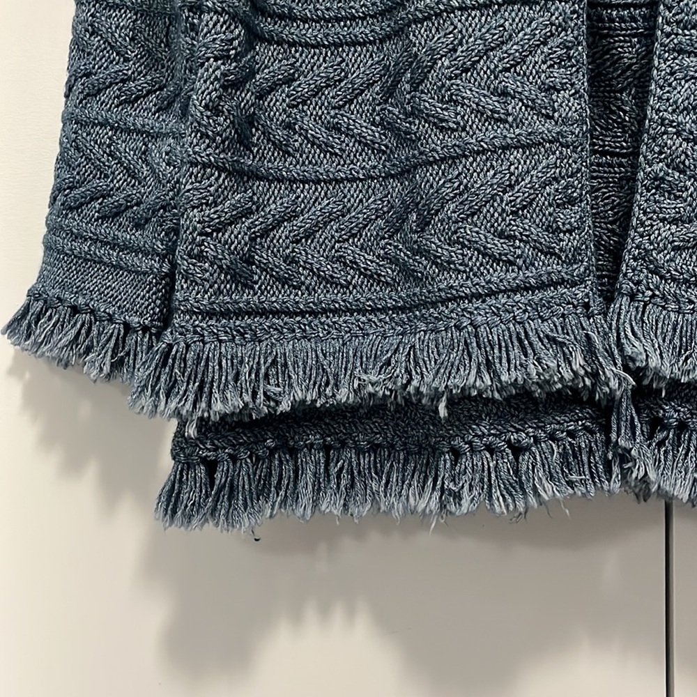 Sweater - Picture 2 of 5
